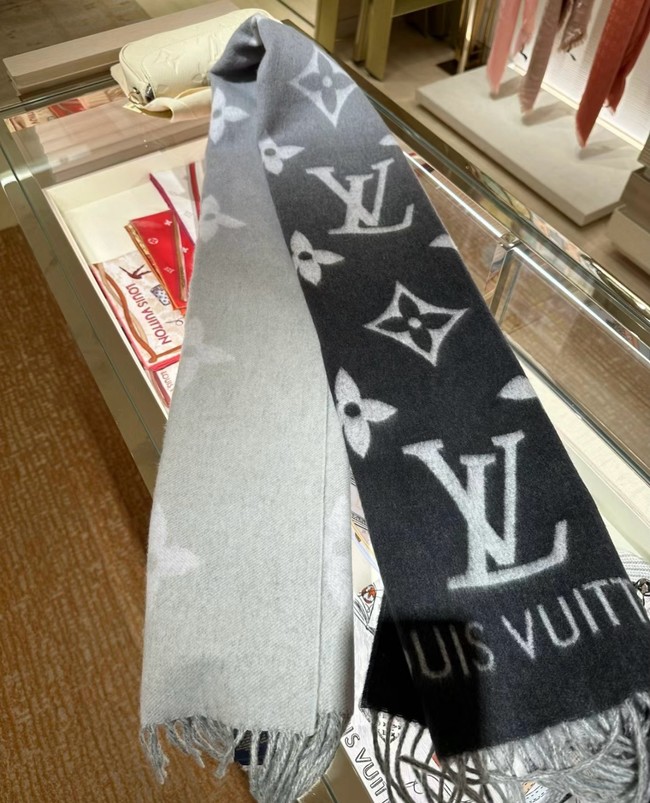 Louis Vuitton Reykjavik Scarf M90897-1