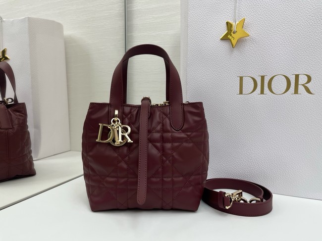 Small Dior Toujours Vertical Tote Bag Macrocannage Crinkled Calfskin M2835 burgundy