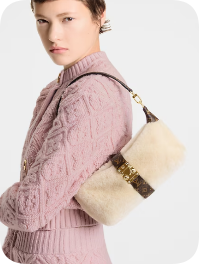 Louis Vuitton Pochette Mia M26245 Louis Vuitton Pochette Mia M26245