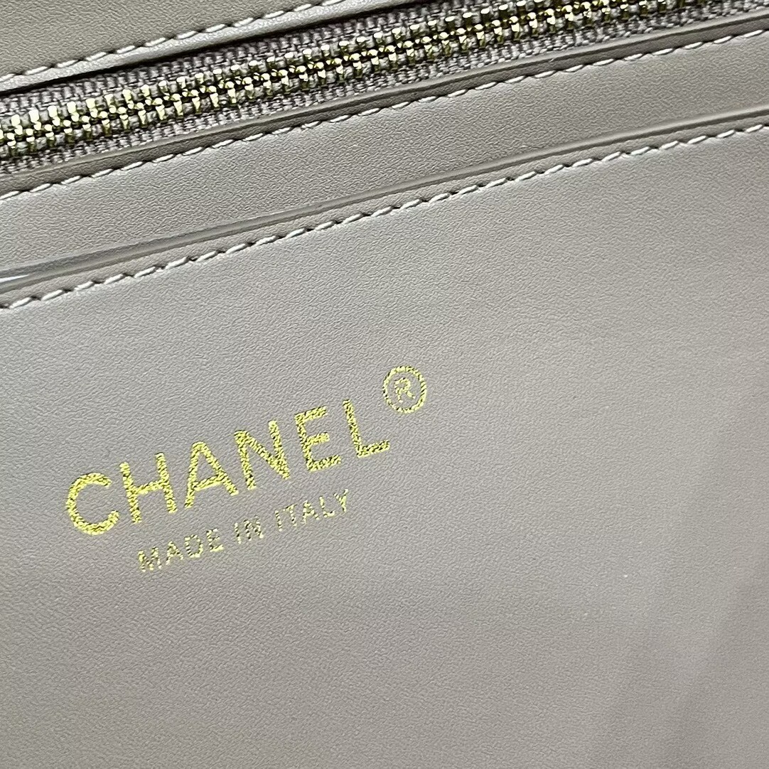 Chanel 26SS Original Leather Tote Shopping Bag 1A013 Gray Chanel 26SS Original Leather Tote Shopping Bag 1A013 Gray