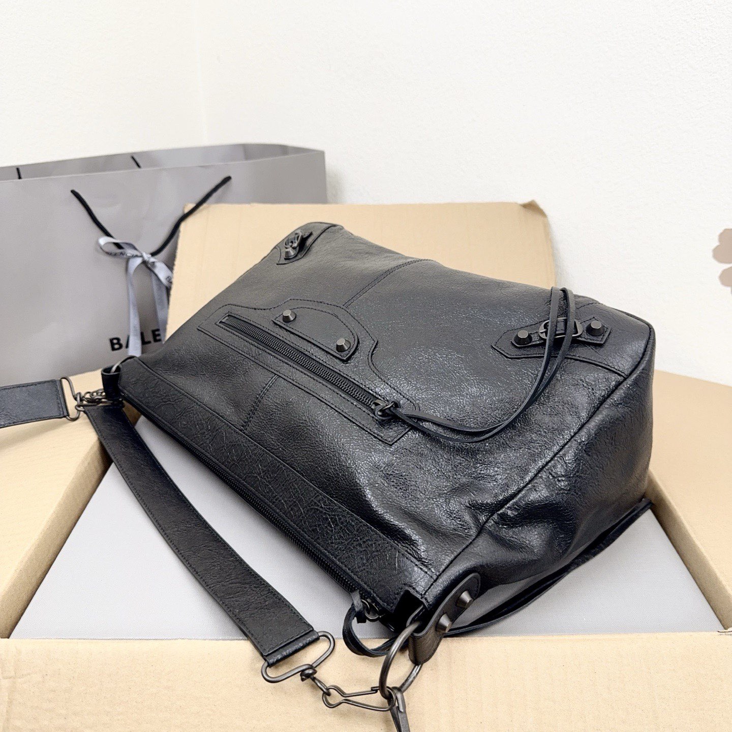 Balenciaga Original Leather Handbag 2185 Black Balenciaga Original Leather Handbag 2185 Black