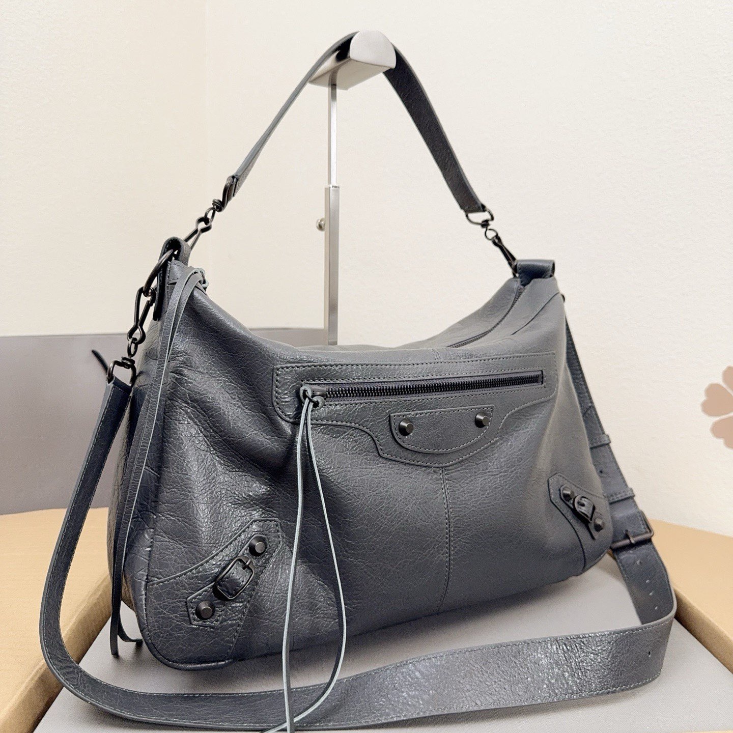 Balenciaga Original Leather Handbag 2185 Gray Balenciaga Original Leather Handbag 2185 Gray