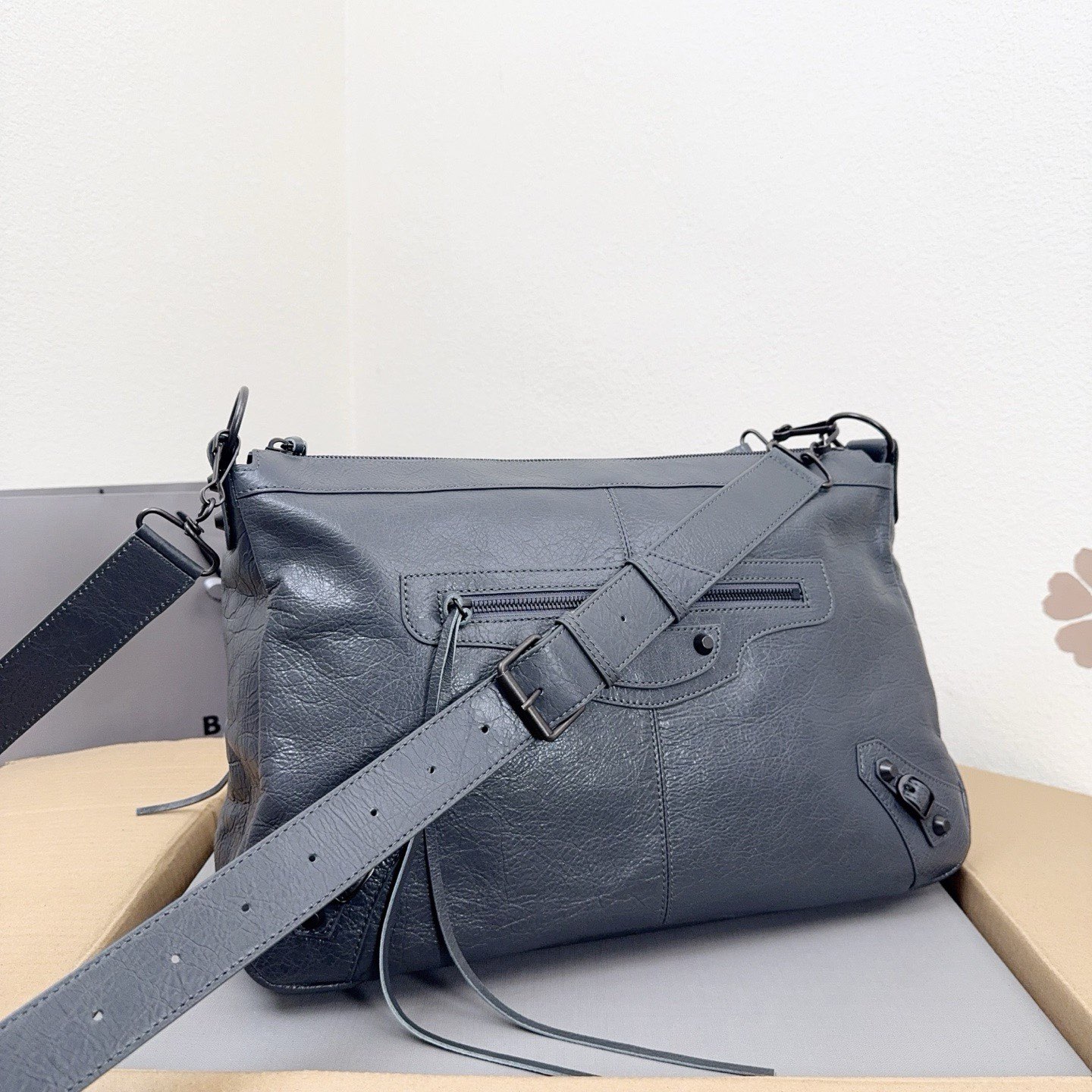Balenciaga Original Leather Handbag 2185 Gray Balenciaga Original Leather Handbag 2185 Gray