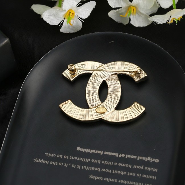 Chanel brooch CE81923