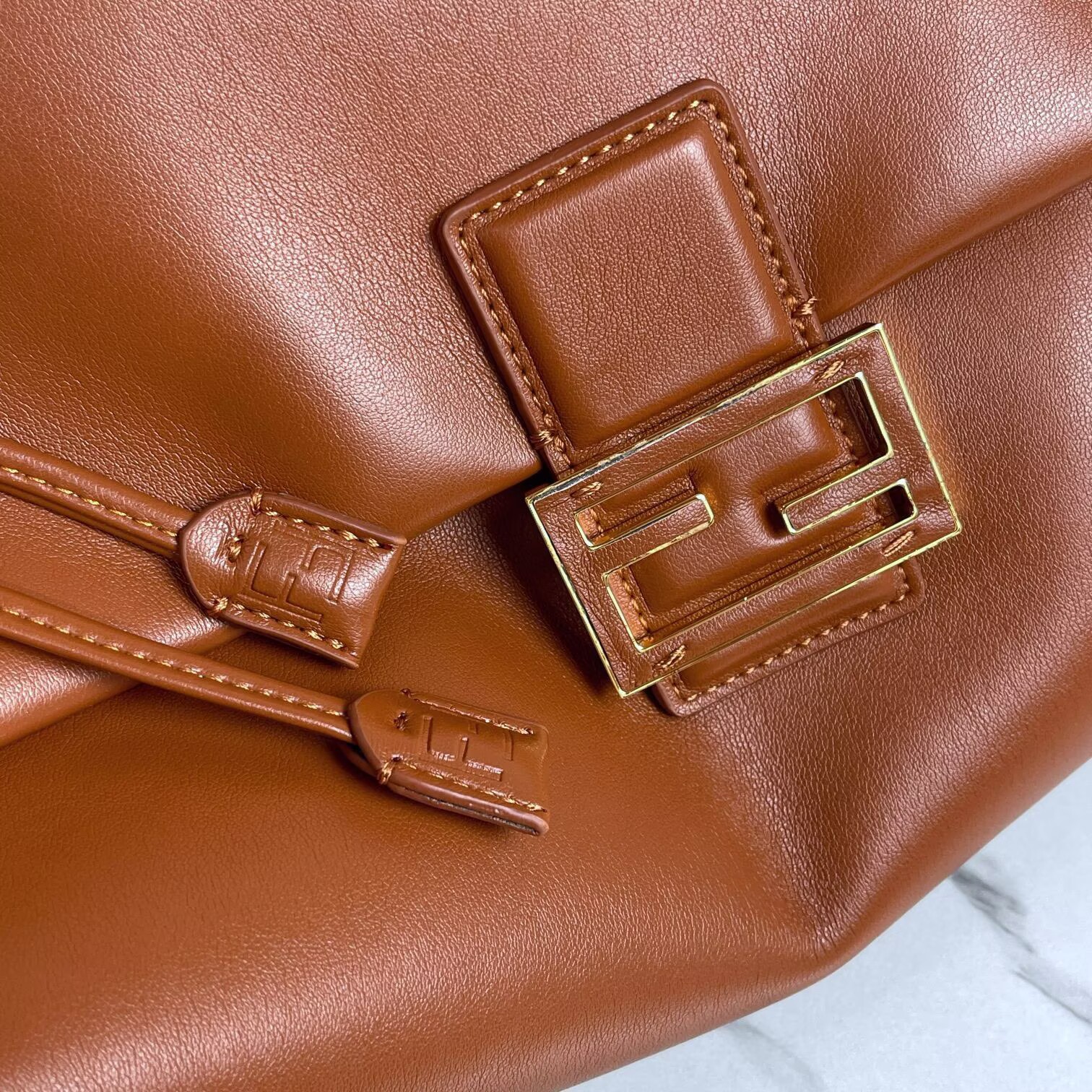 FENDI 2025 Mamma Baguette Original Leather Medium Bag FF8851 Brown