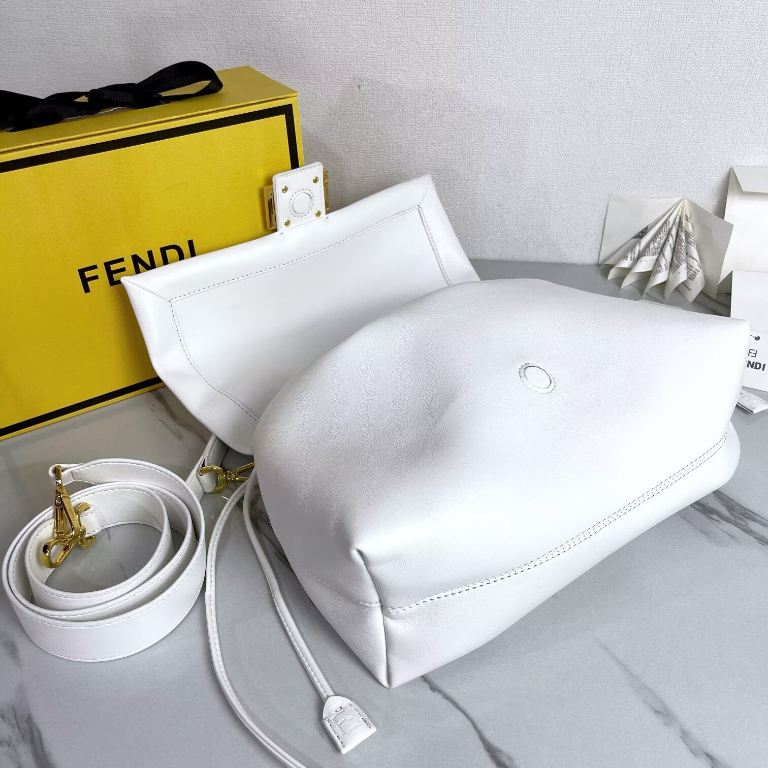 FENDI 2025 Mamma Baguette Original Leather Medium Bag FF8851 White