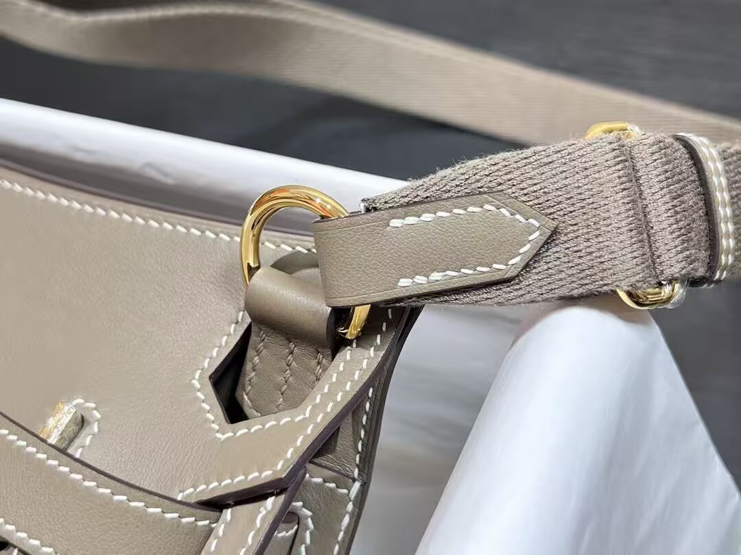 Hermes Jypsiere 31CM Shoulder Bag Calfskin Leather H0880 gold tone