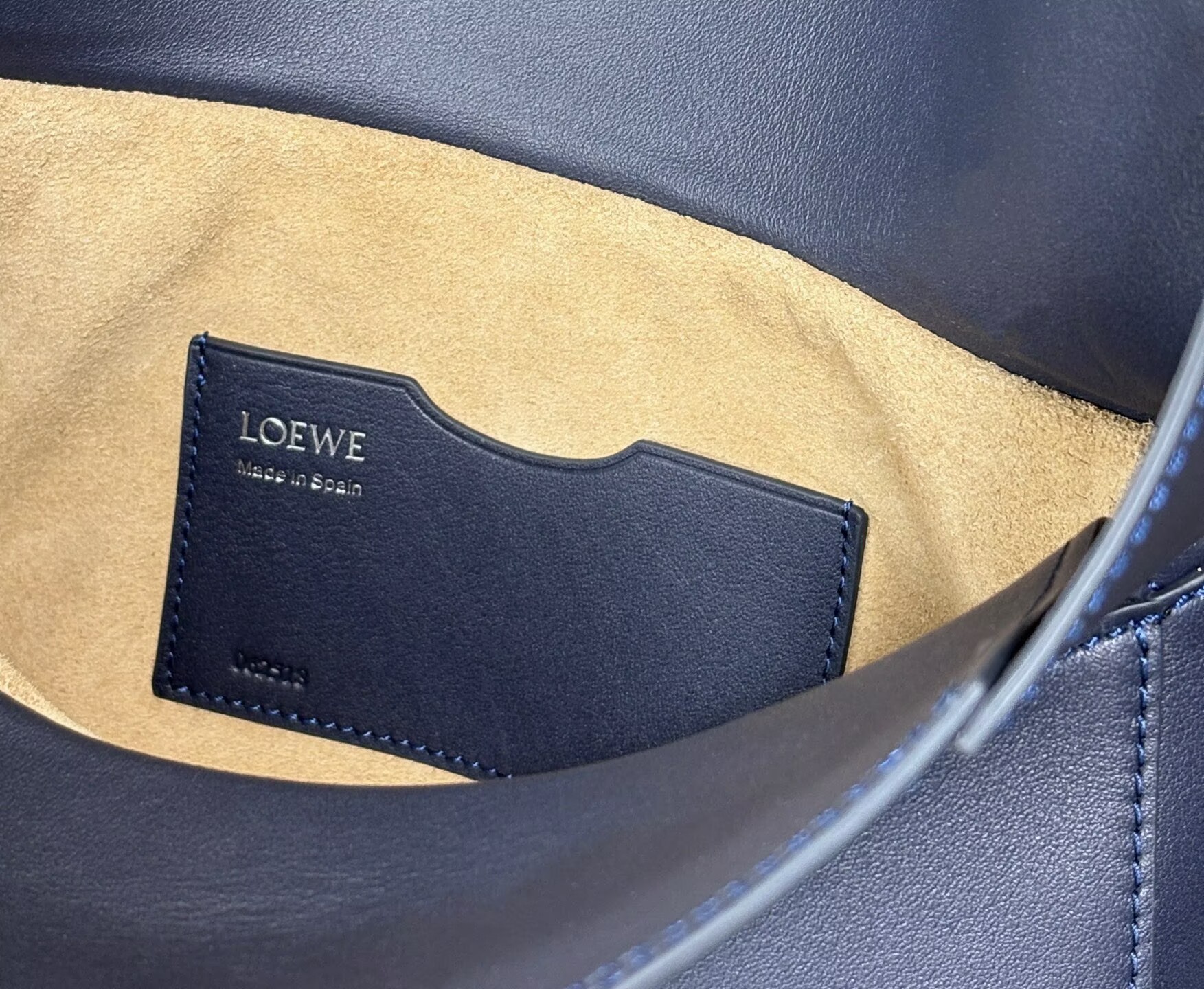 Loewe Ola Original Leather Fashion Handbag L53012 Navy Loewe Ola Original Leather Fashion Handbag L53012 Navy