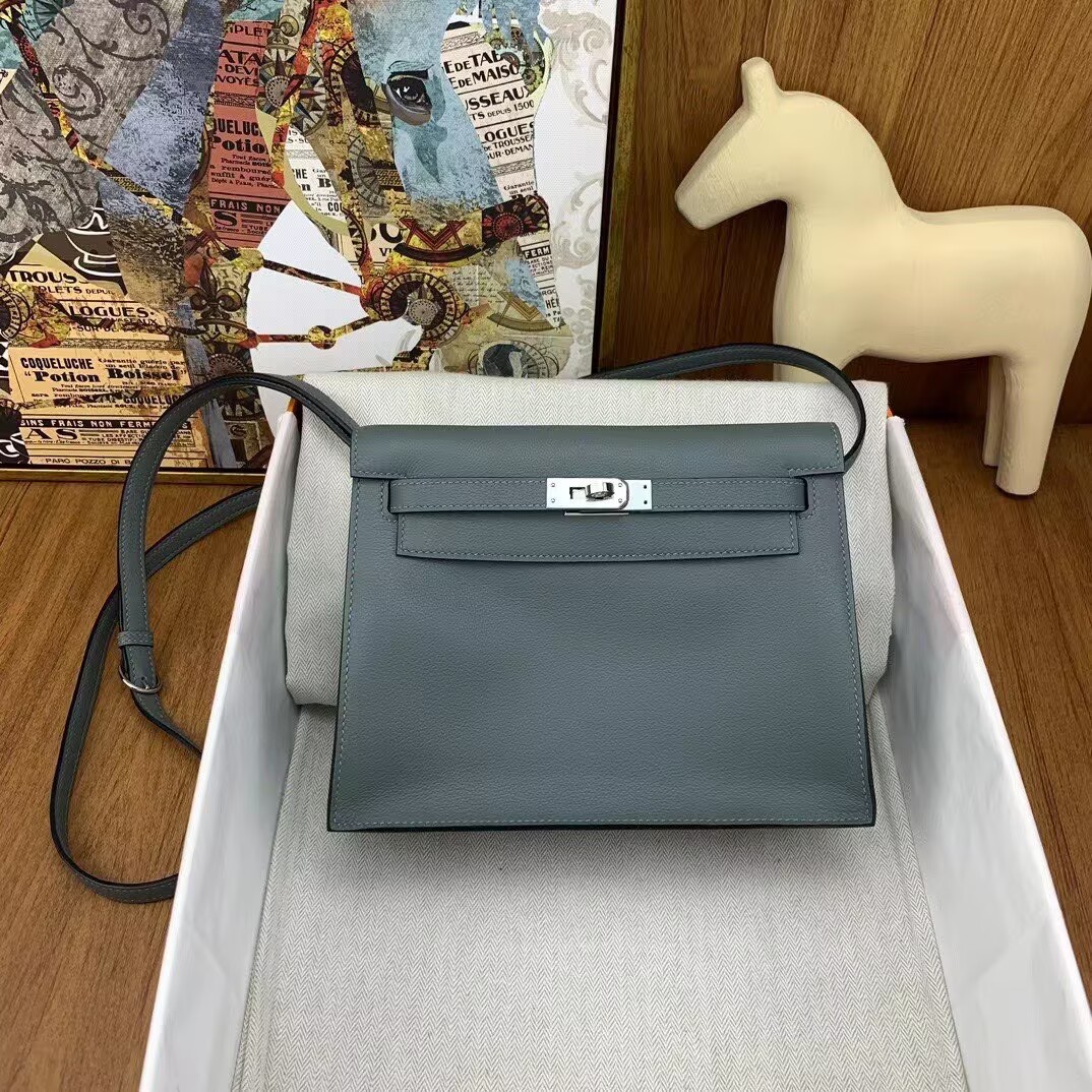Hermes Kelly Danse Original Evercolor Leather 22CM KL22 Almond Green Silver-Tone Hermes Kelly Danse Original Evercolor Leather 22CM KL22 Almond Green Silver-Tone